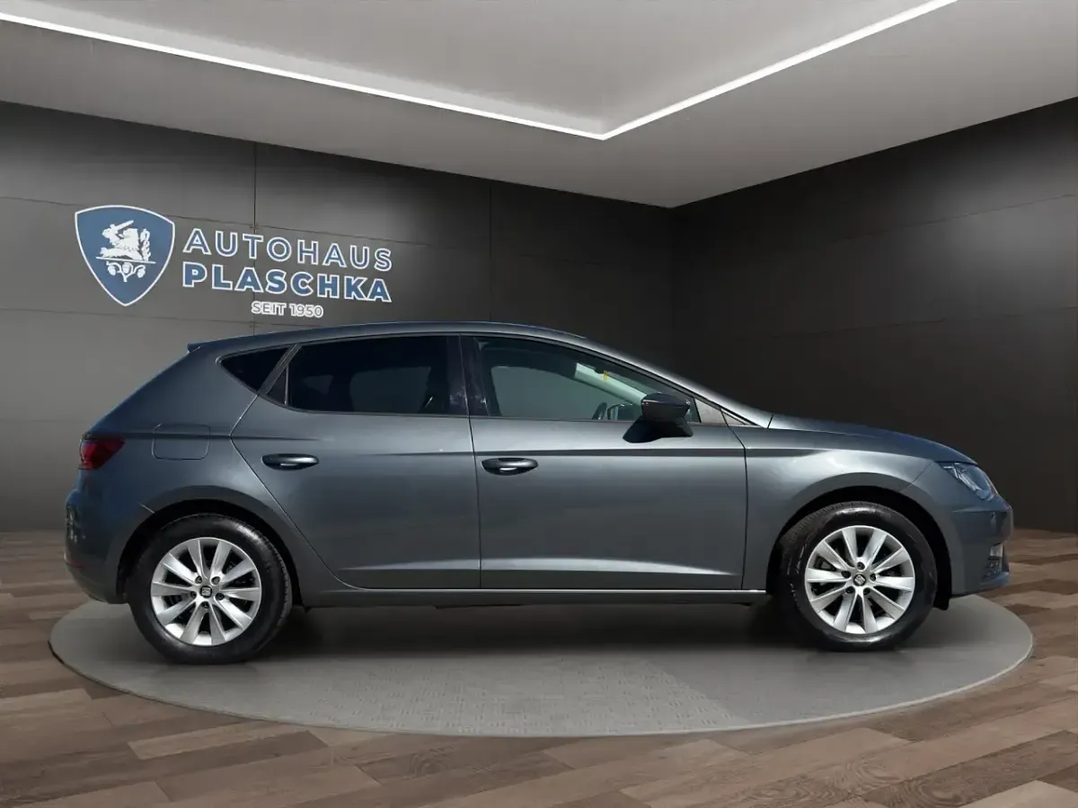 Second-hand Seat Leon Style 110 CP (80 kW) 2018 Gri Berlinǎ