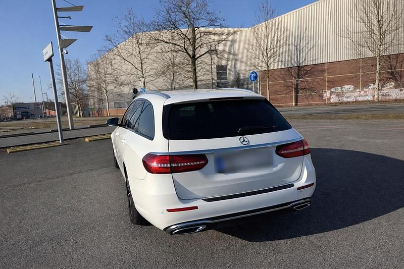 Gebraucht Mercedes E350 AMG 258 PS (189 kW) 2017 Weiß Kombi