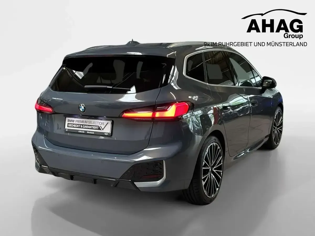 Gebraucht BMW 223 Active Tourer Comfort Edition 211 PS (155 kW) 2023 Grau Van / Kleinbus