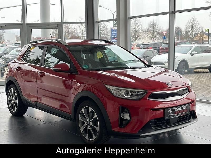 Gebraucht Kia Stonic Spirit 120 PS (88 kW) 2017 Rot SUV