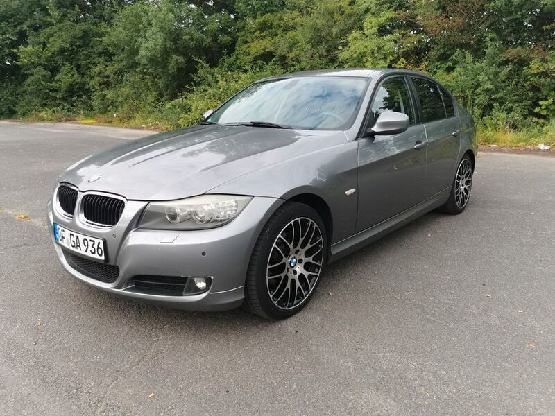Grau Gebraucht 2010 BMW 318 Limousine | 5.100 € (Fairer Preis) - Bild 1/4