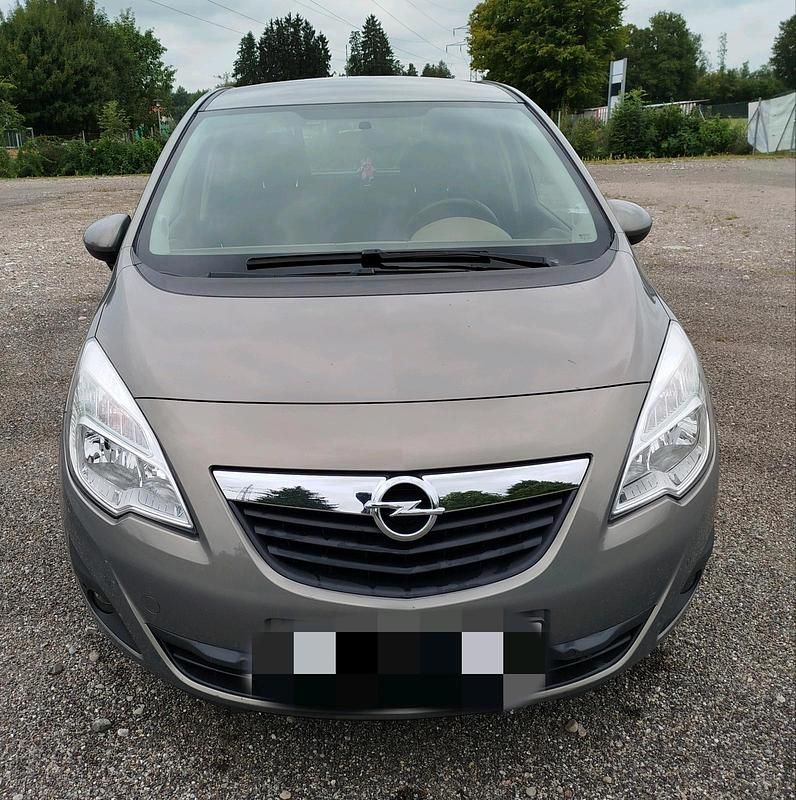 Grau Gebraucht 2011 Opel Meriva Innovation Van / Kleinbus | 2.000 € (Superpreis) - Bild 1/4