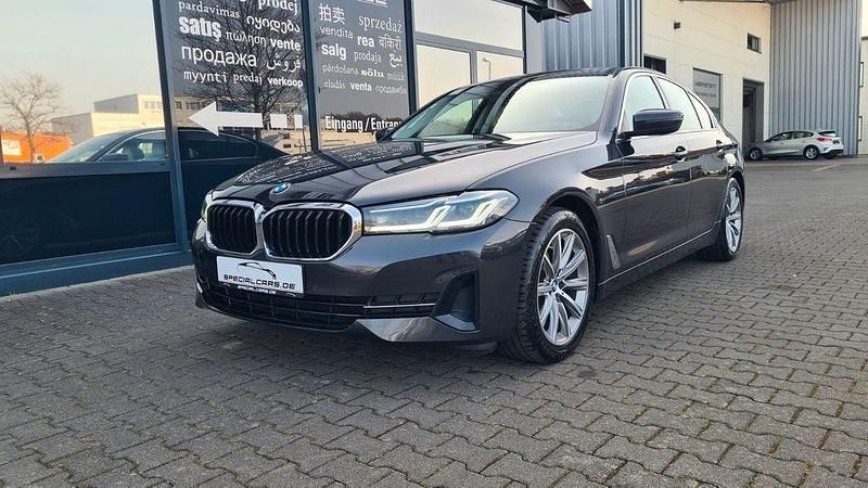 Gebraucht BMW 520 184 PS (135 kW) 2022 Grau Limousine