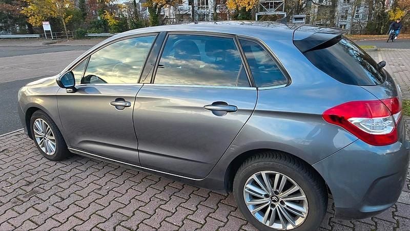 Gebraucht Citroën C4 120 PS (88 kW) 2012 Andere farben Limousine