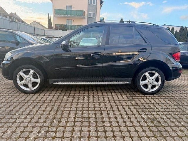 Gebraucht Mercedes ML350 224 PS (164 kW) 2009 Schwarz SUV