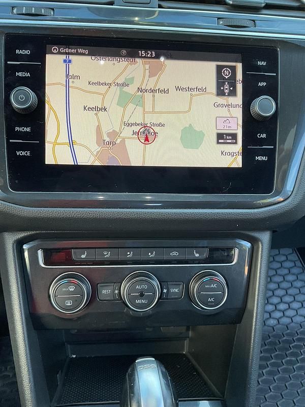 Schwarz Gebraucht 2018 VW Tiguan Join SUV | 15.500 € (Fairer Preis) - Bild 1/4