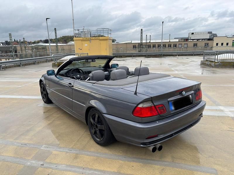 Gebraucht BMW 320 Cabriolet 170 PS (125 kW) 2001 Grau Cabrio