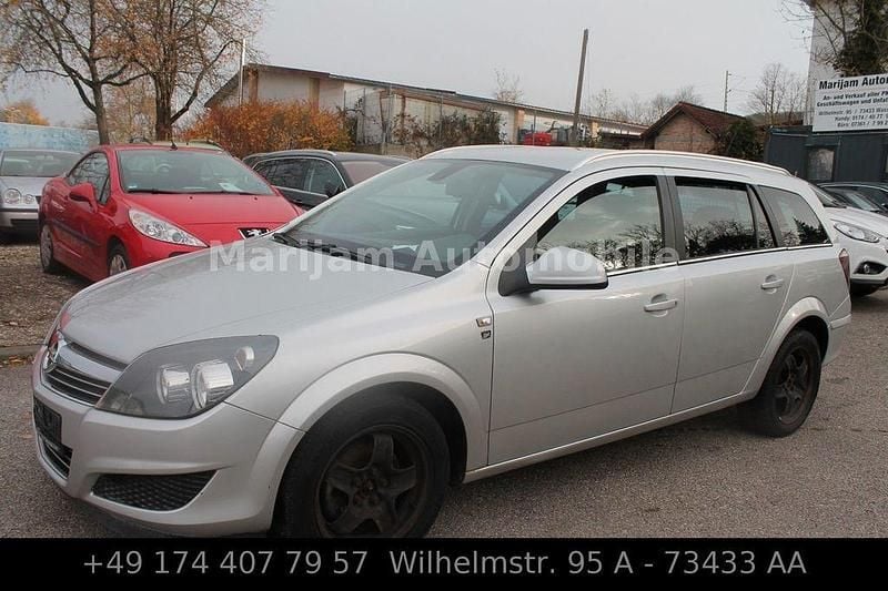 Gebraucht Opel Astra Edition 110 PS (80 kW) 2010 Silber Limousine