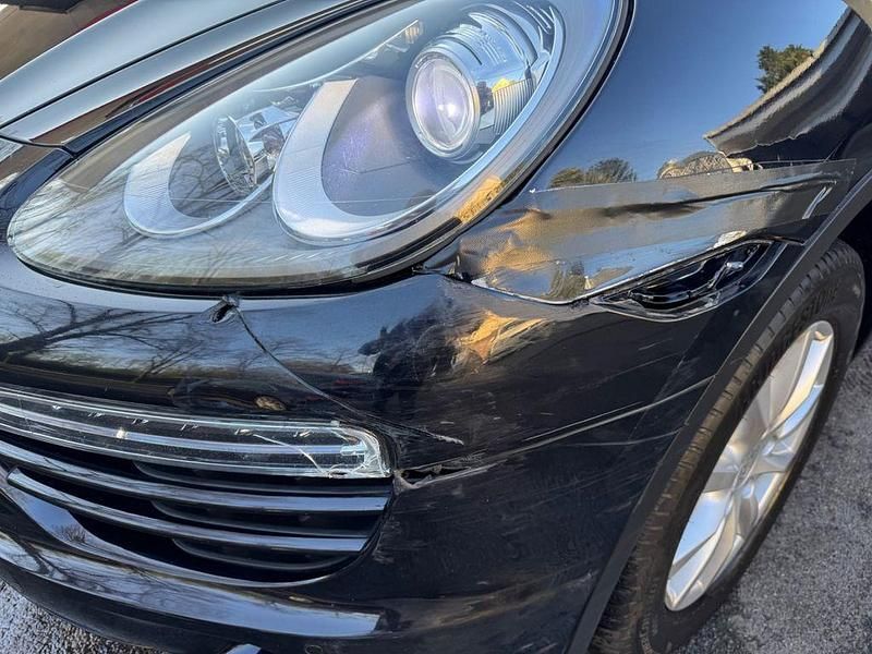 Gebraucht Porsche Cayenne 245 PS (180 kW) 2012 Schwarz SUV