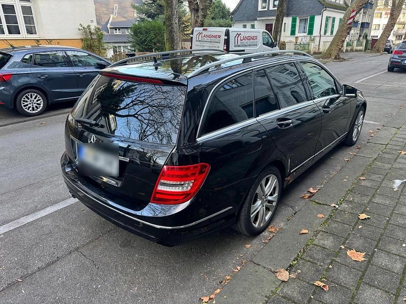 Schwarz Gebraucht 2013 Mercedes C220 Kombi | 10.500 € (Fairer Preis) - Bild 1/4