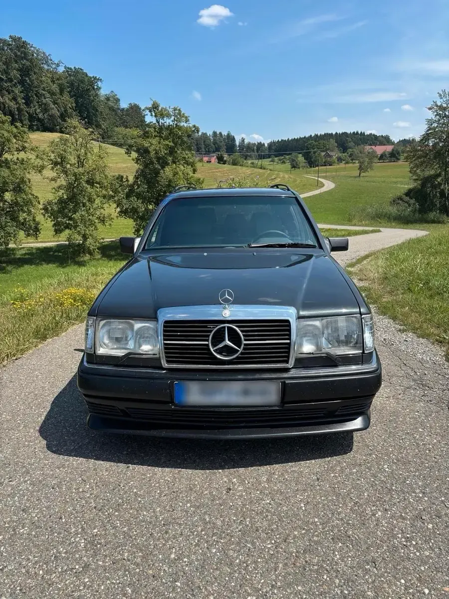 Gebraucht Mercedes E250 94 PS (69 kW) 1989 Schwarz Kombi