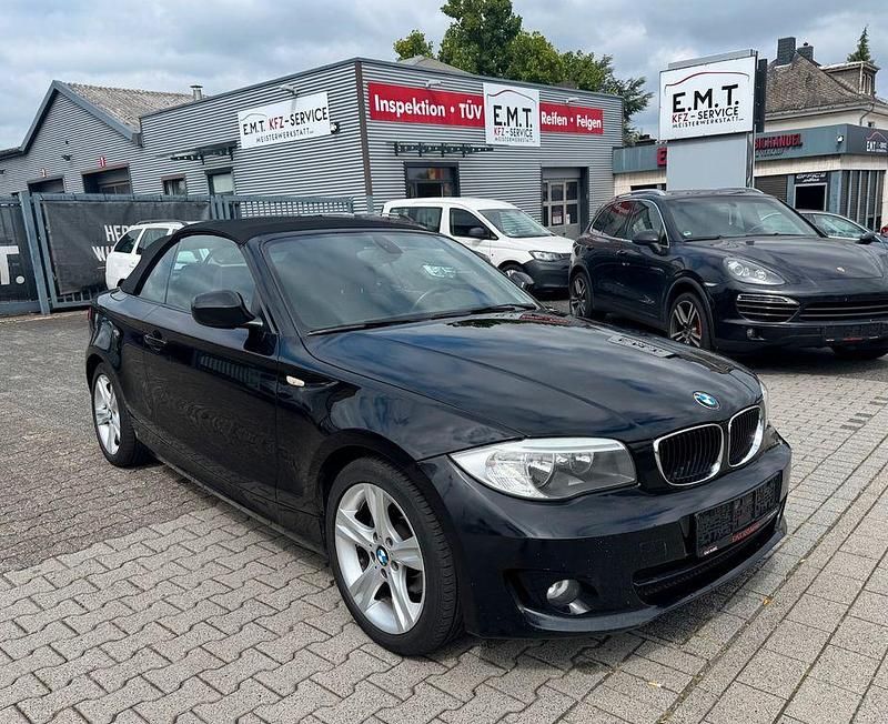 Schwarz Gebraucht 2011 BMW 118 Cabriolet Advantage Cabrio | 5.390 € (Fairer Preis) - Bild 1/4