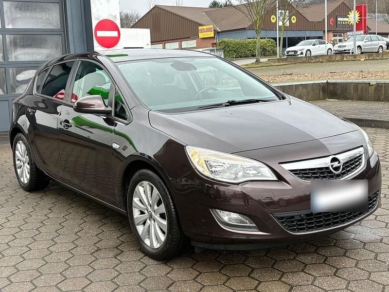 Gebraucht Opel Astra 120 PS (88 kW) 2012 Braun Limousine
