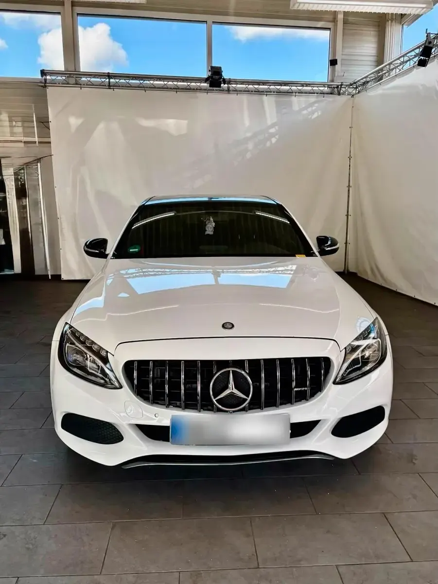 Gebraucht Mercedes C300 245 PS (180 kW) 2016 Weiß Limousine