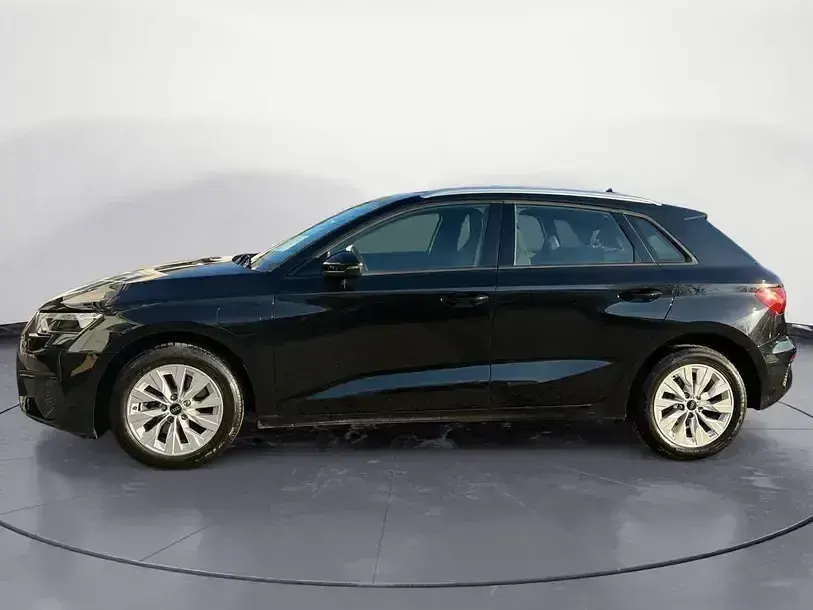 Gebraucht Audi A3 Sportback e-tron Ambiente 109 PS (80 kW) 2022 Schwarz Kleinwagen
