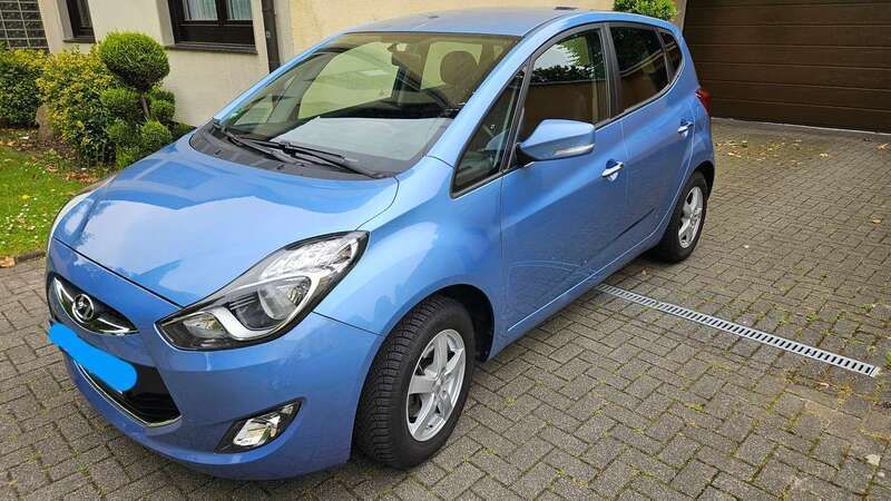Blau Gebraucht 2014 Hyundai ix20 Edition Van / Kleinbus | 7.400 € (Fairer Preis) - Bild 1/4