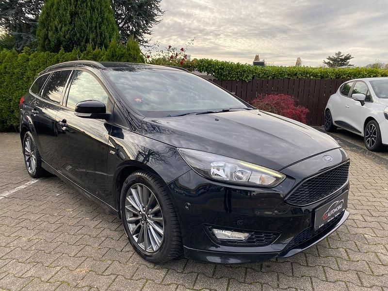 Gebraucht Ford Focus ST-Line 125 PS (91 kW) 2018 Schwarz Kombi