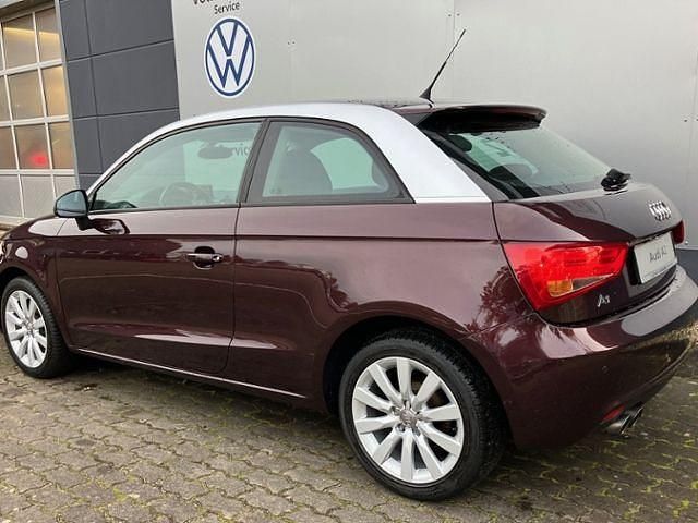 Gebraucht Audi A1 Ambition 122 PS (89 kW) 2011 Rot Limousine