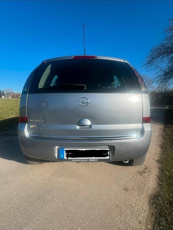 Gebraucht Opel Meriva 104 PS (76 kW) 2009 Silber Van / Kleinbus