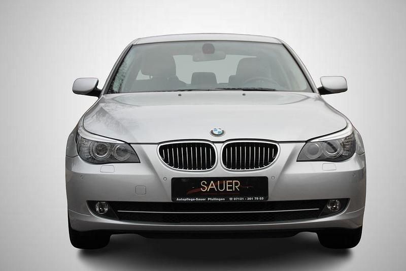 Gebraucht BMW 523 Advantage 190 PS (139 kW) 2008 Silber Limousine