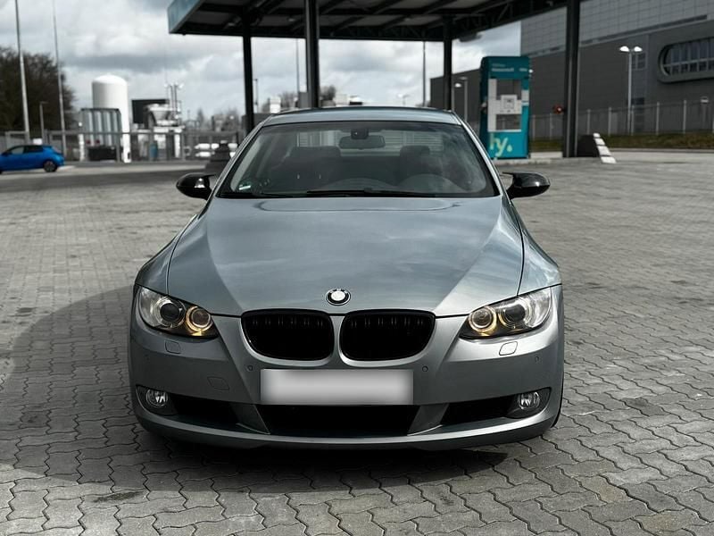 Gebraucht BMW 325 218 PS (160 kW) 2008 Grau Coupé