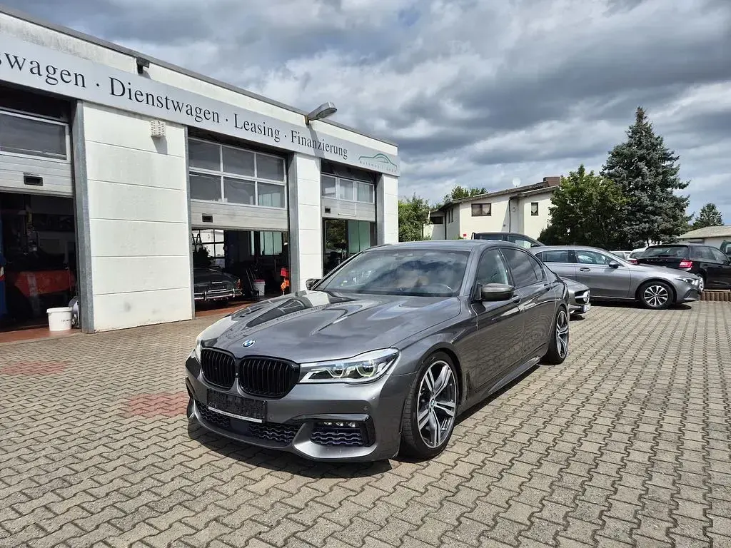 Gebraucht BMW 750L M Sport 449 PS (330 kW) 2016 Grau Limousine