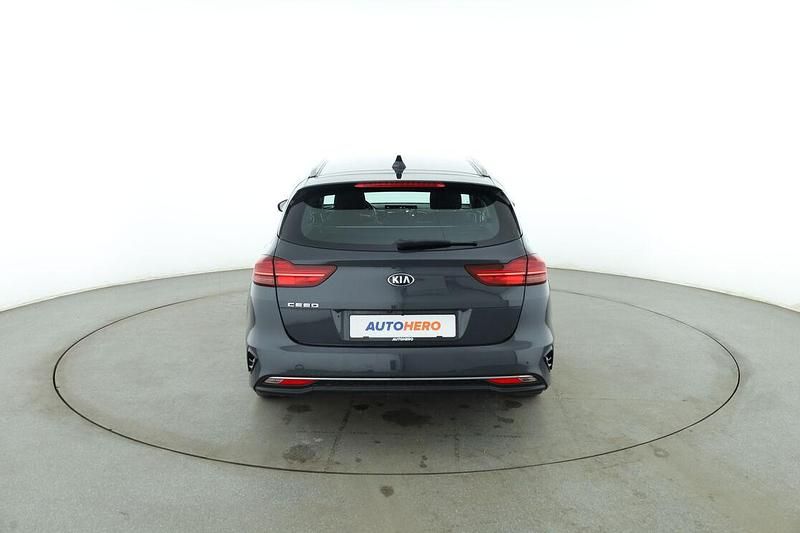 Gebraucht Kia Ceed Vision 140 PS (102 kW) 2020 Grau Kleinwagen