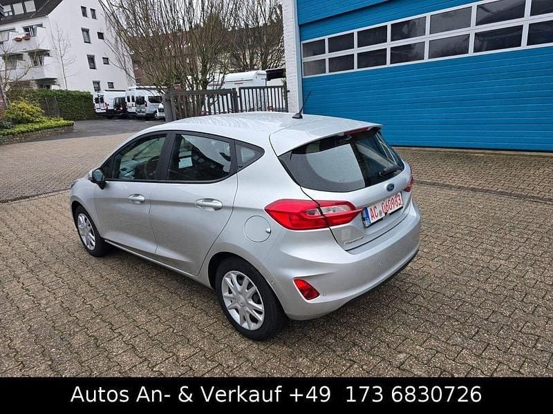 Gebraucht Ford Fiesta Cool & Connect 101 PS (74 kW) 2019 Silber Limousine