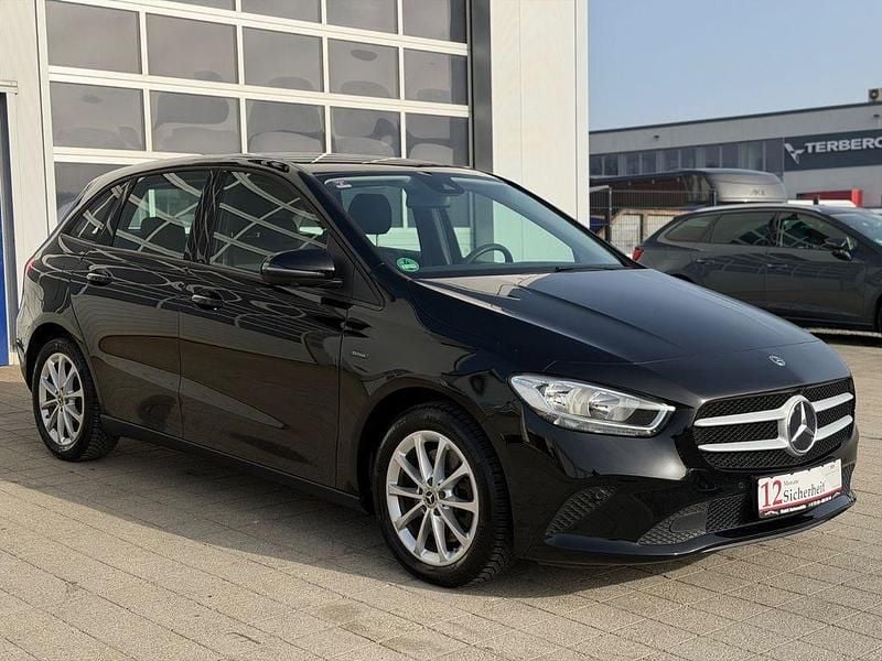 Gebraucht Mercedes B250 160 PS (117 kW) 2020 Schwarz Van / Kleinbus