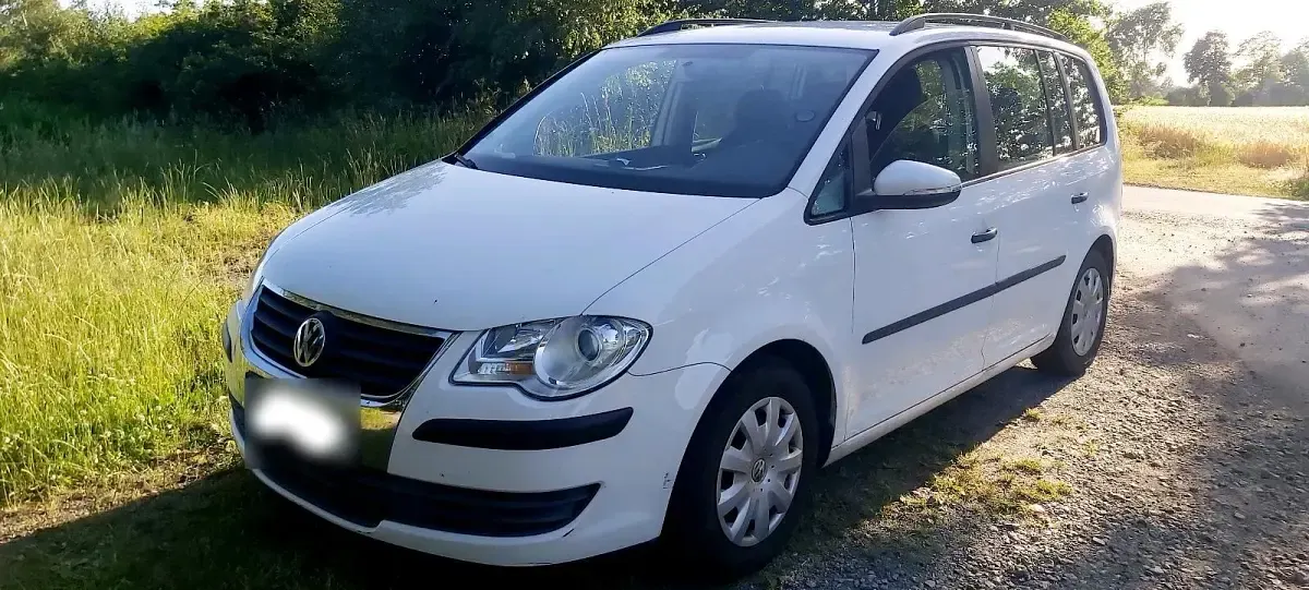 Gebraucht VW Touran 105 PS (77 kW) 2026 Weiß Van / Kleinbus