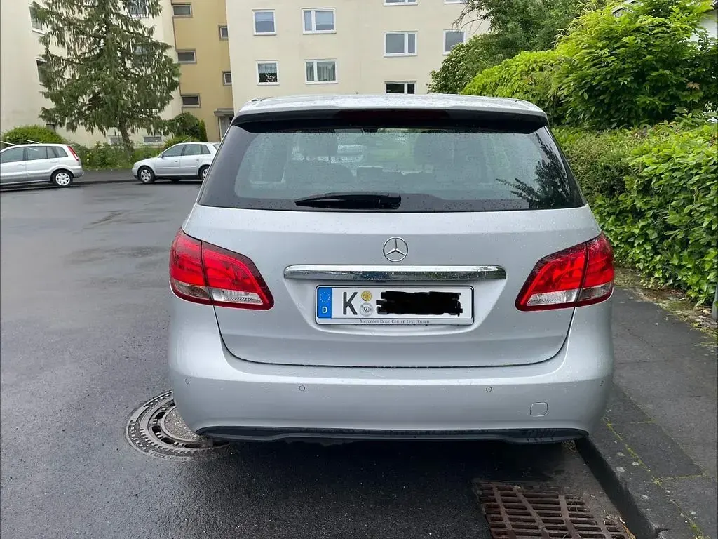 Gebraucht Mercedes B160 102 PS (75 kW) 2016 Silber Van / Kleinbus