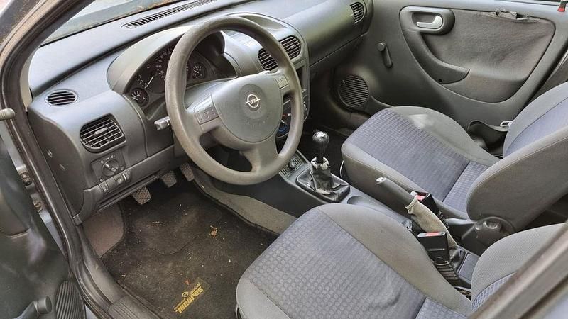 Gebraucht Opel Corsa 58 PS (42 kW) 2002 Grau Kleinwagen