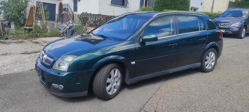 Grün Gebraucht 2005 Opel Signum Kombi | 1.450 € (Guter Preis) - Bild 1/4