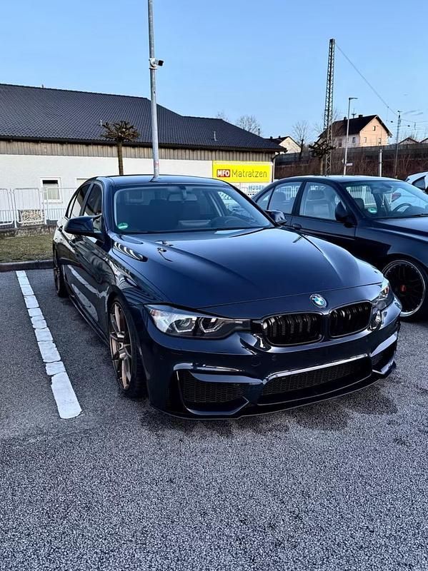 Blau Gebraucht 2012 BMW 320 Sport Line Limousine | 13.500 € (Etwas zu teuer) - Bild 1/4