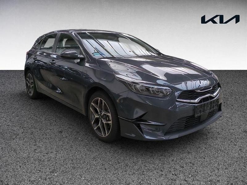 Gebraucht Kia Ceed Spirit 140 PS (102 kW) 2025 Penta metall Kleinwagen