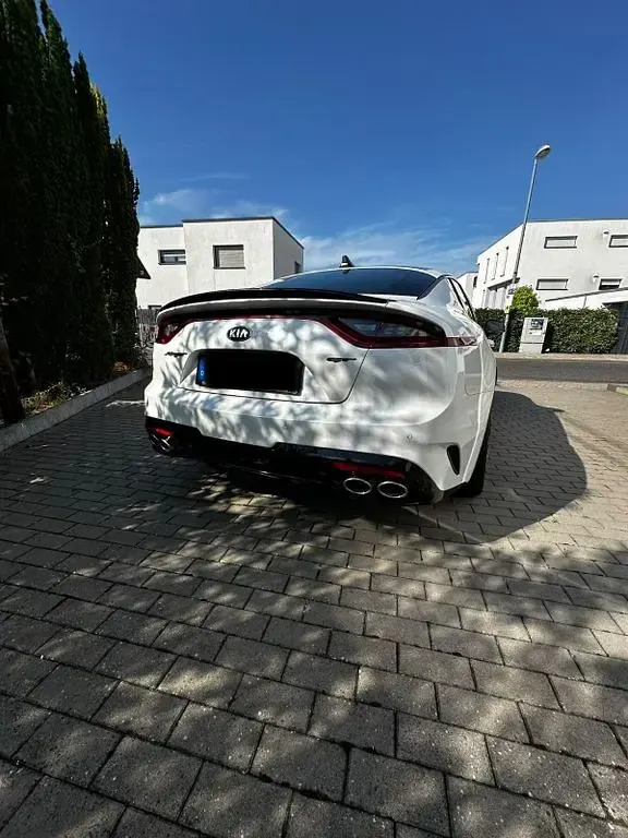 Gebraucht Kia Stinger GT 366 PS (269 kW) 2019 Weiß Kleinwagen