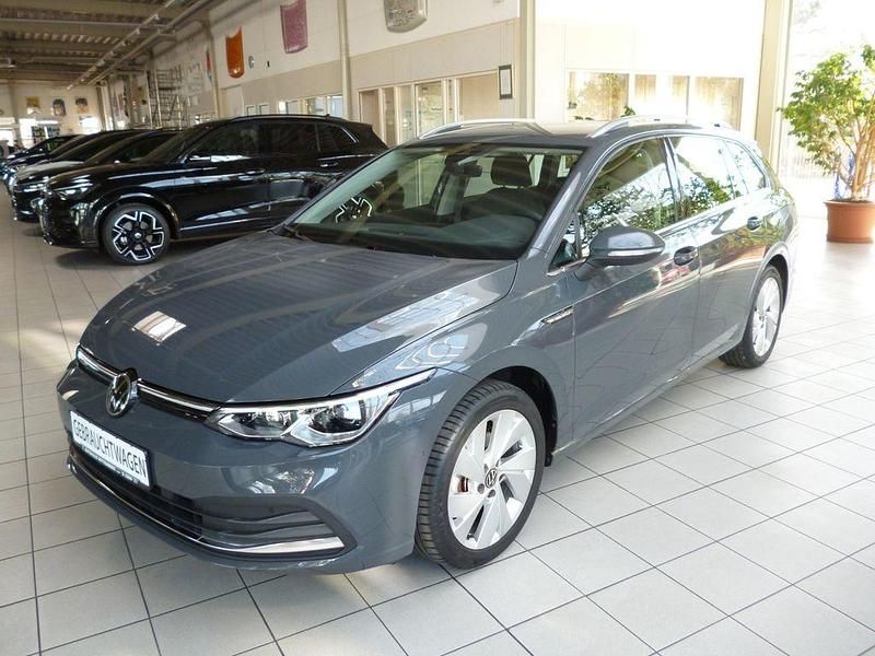 Gebraucht VW Golf VIII Style 150 PS (110 kW) 2023 Grau Kombi