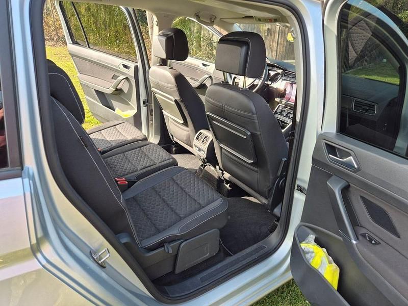 Gebraucht VW Touran Join 116 PS (85 kW) 2019 Silber Van / Kleinbus