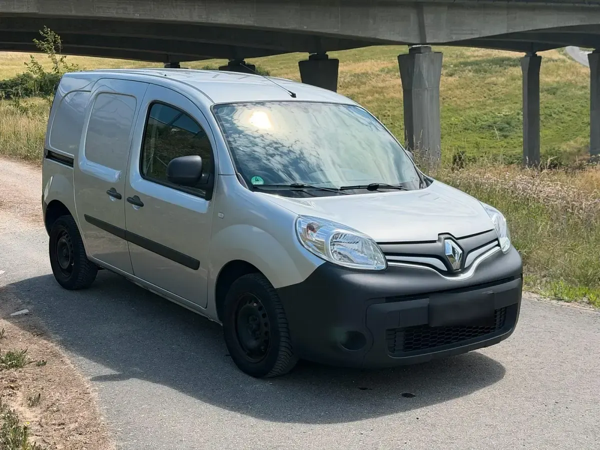 Gebraucht Renault Kangoo 90 PS (66 kW) 2016 Silber Van / Kleinbus