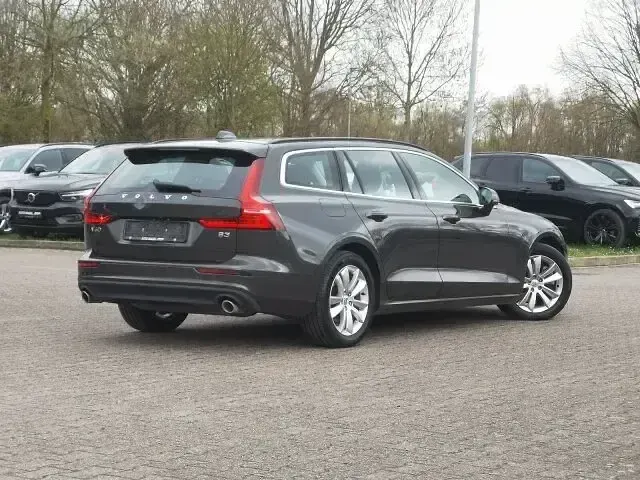 Occasion Volvo V60 Core 163 ch (119 kW) 2022 Gris Break