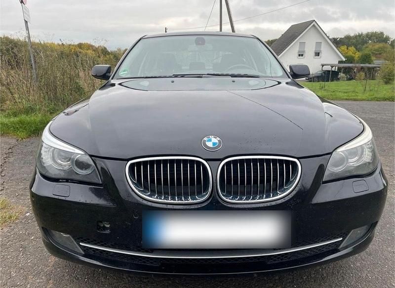 Gebraucht BMW 523 190 PS (139 kW) 2007 Schwarz Limousine
