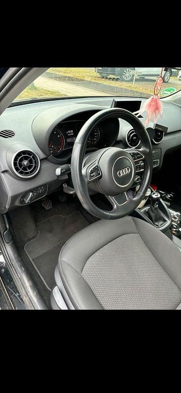 Gebraucht Audi A1 Sportback 95 PS (69 kW) 2016 Schwarz Kleinwagen