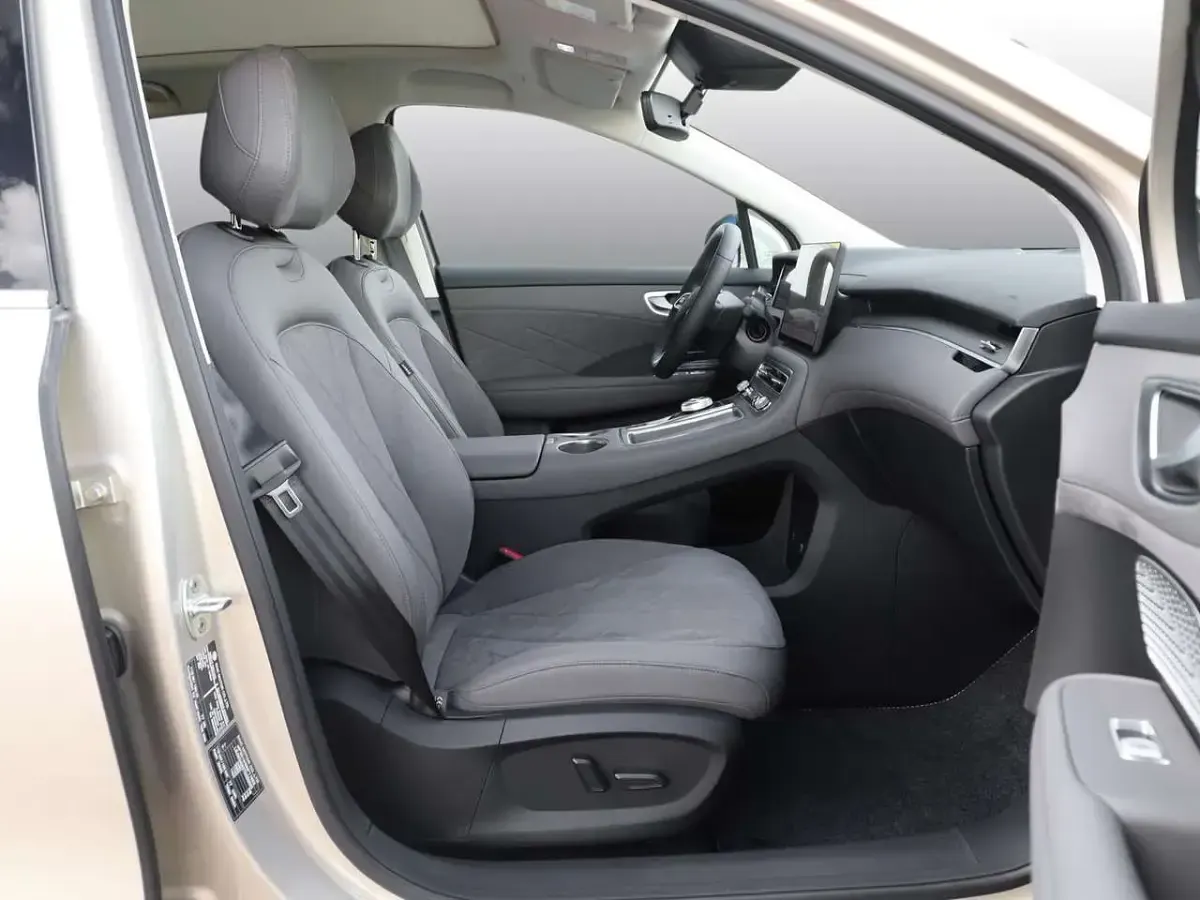 Gebraucht MG MGS6 EV Luxury 266 kW (362 PS) 2026 Stratford gold SUV