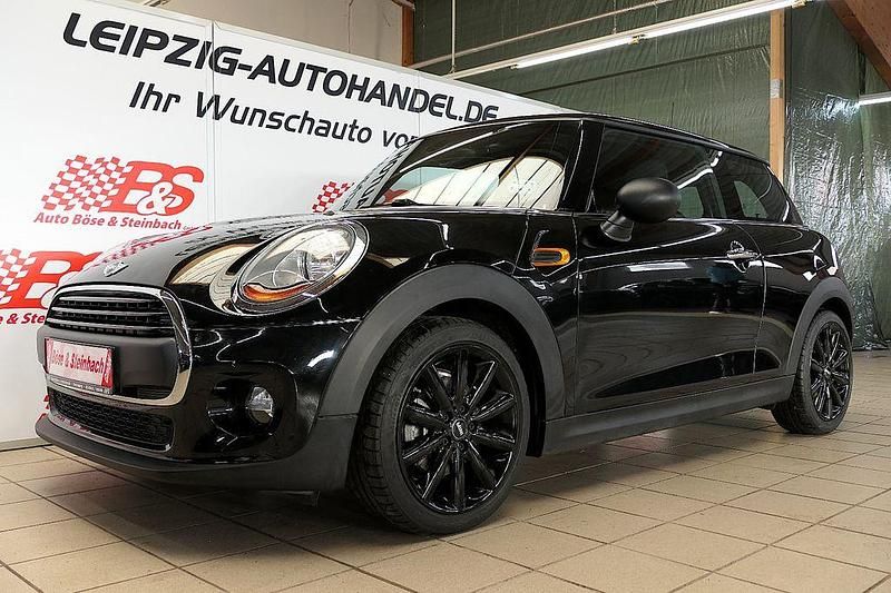 Schwarz Gebraucht 2018 Mini ONE Kleinwagen | 13.974 € (Etwas zu teuer) - Bild 1/4
