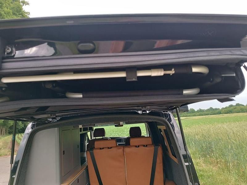Gebraucht VW Multivan 179 PS (131 kW) 2023 Schwarz Van / Kleinbus