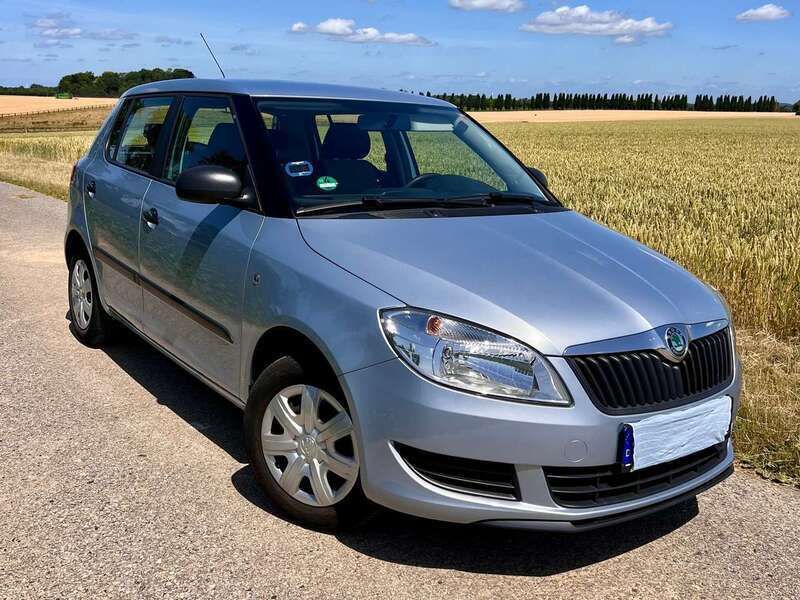Blau Gebraucht 2010 Skoda Fabia Limousine | 5.500 € (Etwas zu teuer) - Bild 1/4