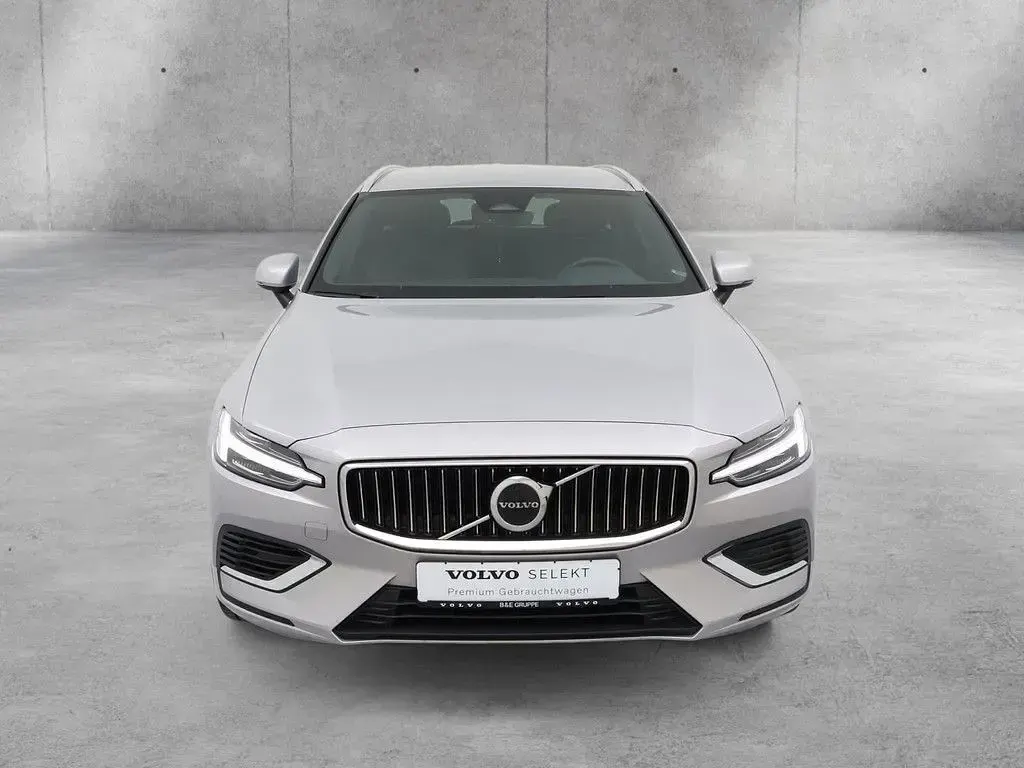 Gebraucht Volvo V60 Plus 398 PS (292 kW) 2022 Silver dawn Kombi