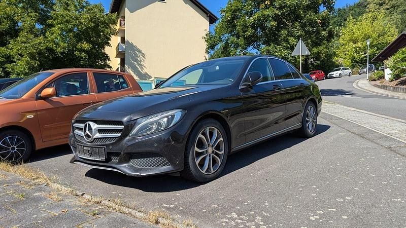 Schwarz Gebraucht 2015 Mercedes C180 Avantgarde Limousine | 8.500 € (Superpreis) - Bild 1/4