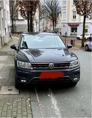 Grau Gebraucht 2018 VW Tiguan SUV | 19.500 € (Superpreis) - Bild 1/4