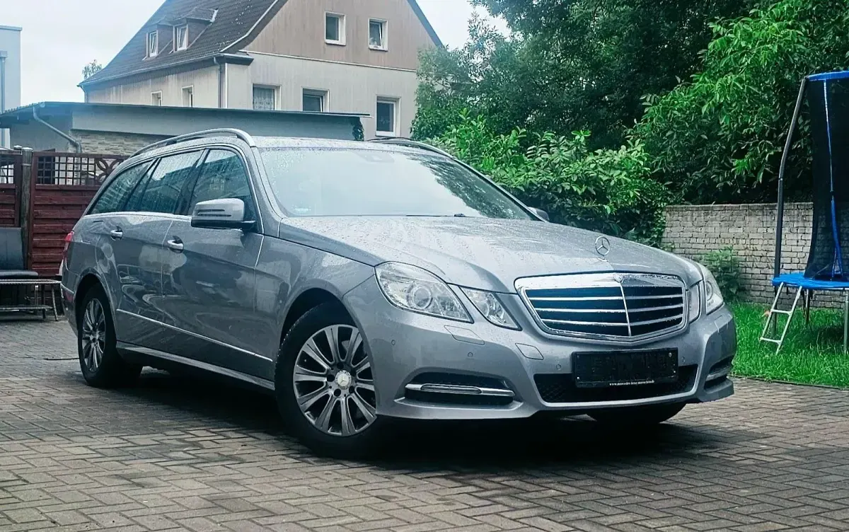 Gebraucht Mercedes E300 Avantgarde 231 PS (169 kW) 2013 Grau Kombi